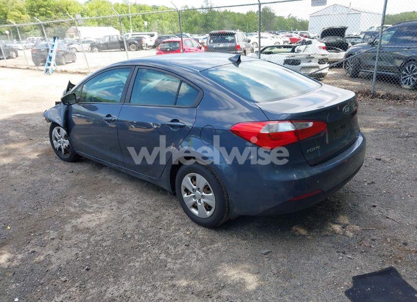 Photo 3 of 2016 Kia Forte LX (VIN KNAFK4A61G5611356)