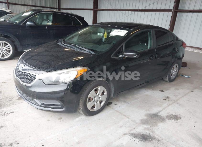 Photo 2 of 2016 Kia Forte LX (VIN KNAFK4A61G5617139)