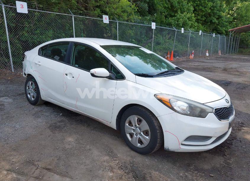 2016 Kia Forte LX (VIN KNAFK4A62G5445929) main photo