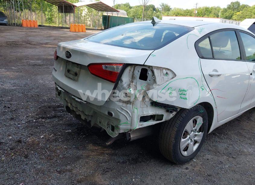 Photo 6 of 2016 Kia Forte LX (VIN KNAFK4A62G5445929)