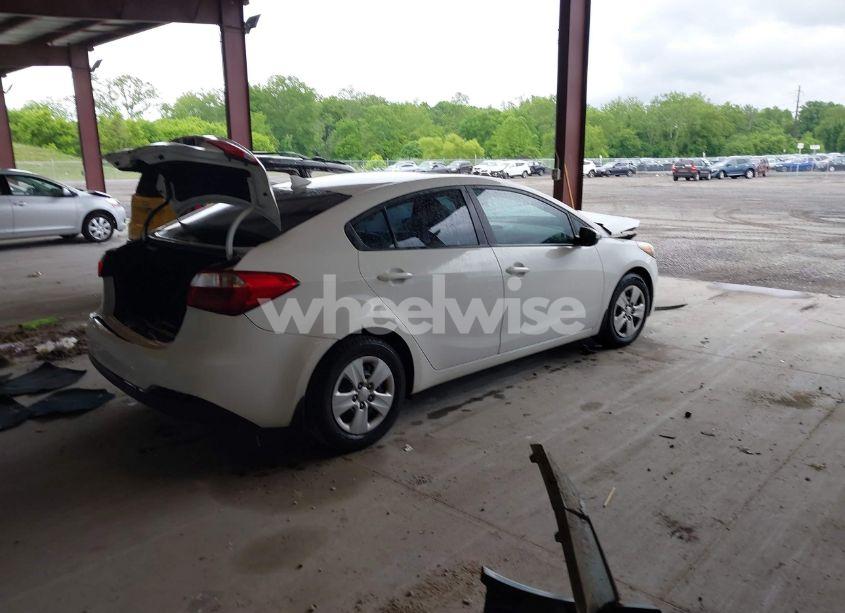 Photo 4 of 2016 Kia Forte LX (VIN KNAFK4A62G5457918)