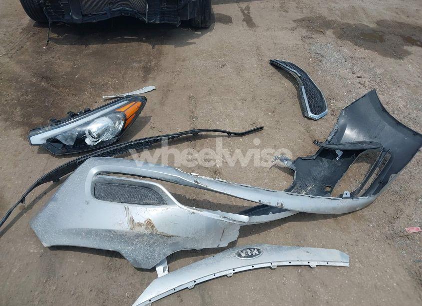 Photo 12 of 2016 Kia Forte LX (VIN KNAFK4A62G5585740)