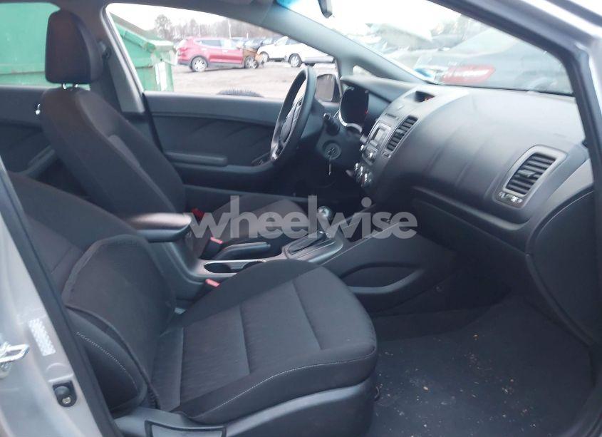 Photo 5 of 2014 Kia Forte LX (VIN KNAFK4A63E5054821)