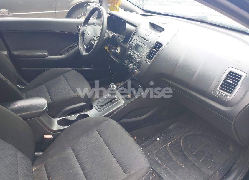 Photo 5 of 2014 Kia Forte LX (VIN KNAFK4A63E5185389)