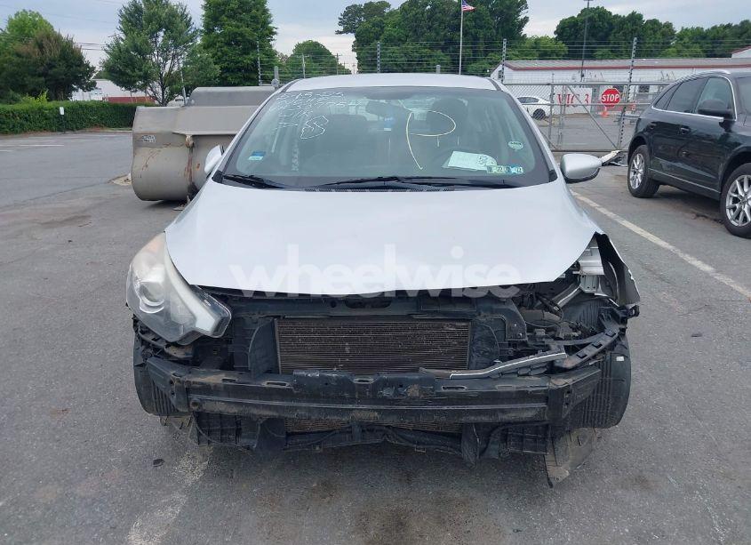 Photo 12 of 2015 Kia Forte LX (VIN KNAFK4A63F5337754)