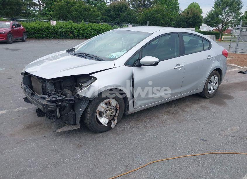 Photo 2 of 2015 Kia Forte LX (VIN KNAFK4A63F5337754)