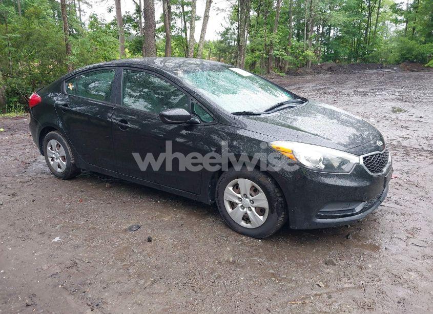 2016 Kia Forte LX (VIN KNAFK4A63G5540385) main photo
