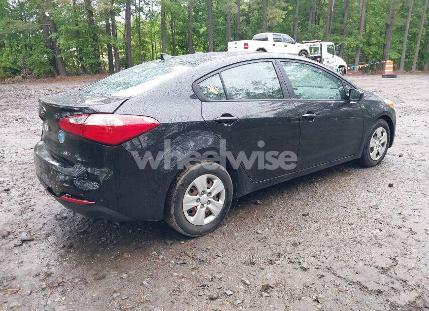 Photo 4 of 2016 Kia Forte LX (VIN KNAFK4A63G5540385)