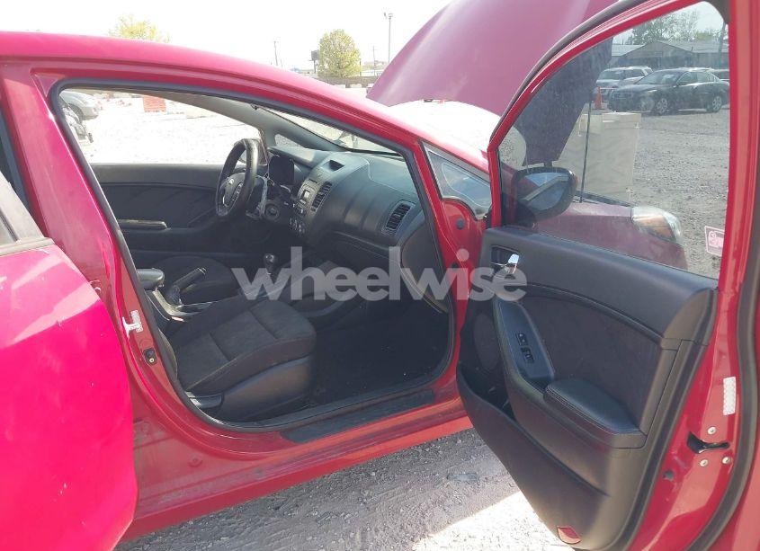 Photo 5 of 2016 Kia Forte LX (VIN KNAFK4A63G5566551)