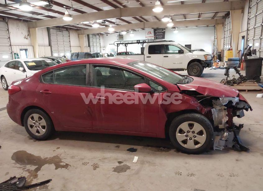 Photo 13 of 2016 Kia Forte LX (VIN KNAFK4A63G5612296)