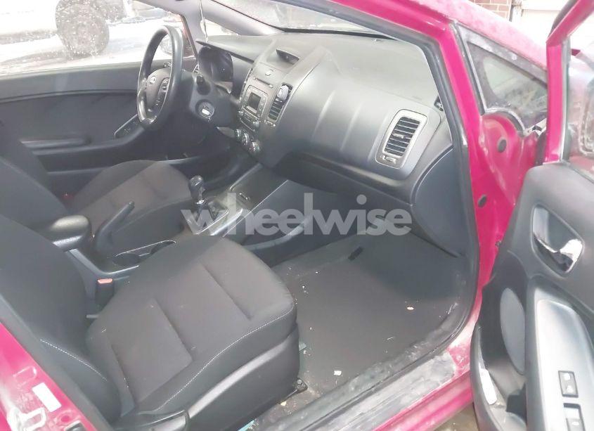 Photo 5 of 2016 Kia Forte LX (VIN KNAFK4A63G5612296)