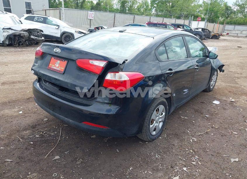 Photo 4 of 2016 Kia Forte LX (VIN KNAFK4A63G5612685)
