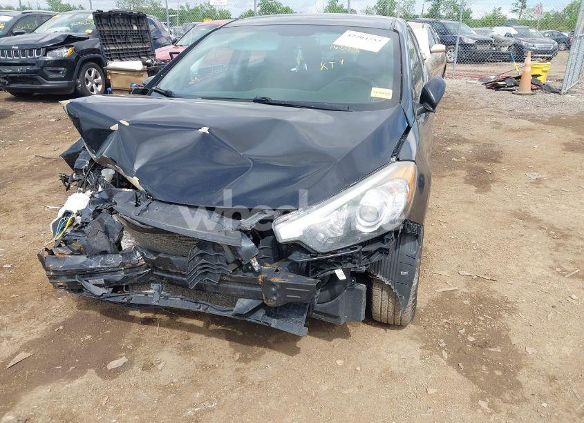 Photo 6 of 2016 Kia Forte LX (VIN KNAFK4A63G5612685)