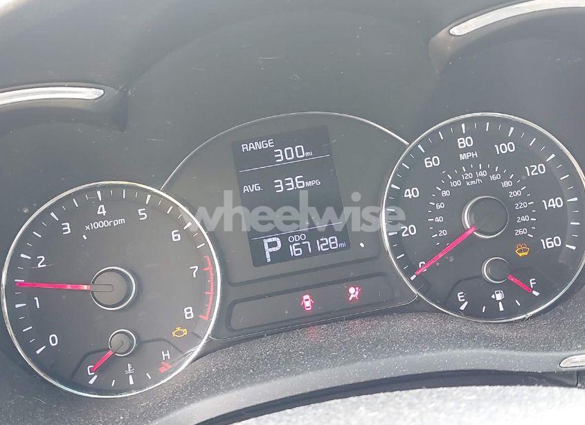 Photo 7 of 2016 Kia Forte LX (VIN KNAFK4A63G5612685)