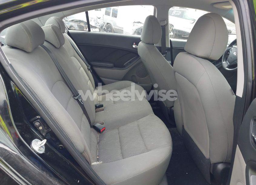 Photo 8 of 2016 Kia Forte LX (VIN KNAFK4A63G5612685)