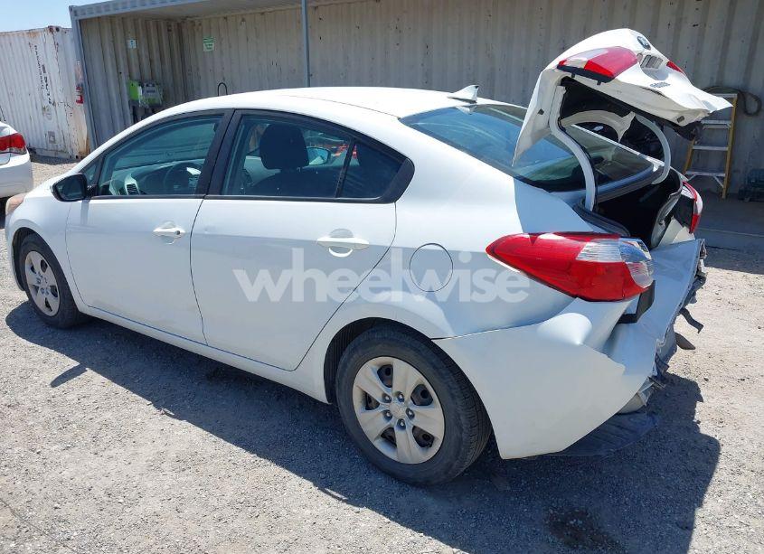 Photo 3 of 2016 Kia Forte LX (VIN KNAFK4A63G5618180)