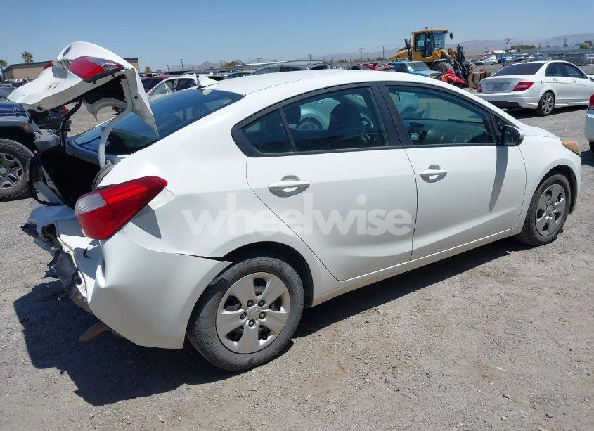 Photo 4 of 2016 Kia Forte LX (VIN KNAFK4A63G5618180)