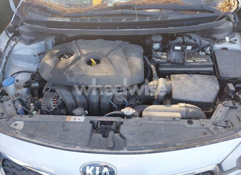 Photo 10 of 2015 Kia Forte LX (VIN KNAFK4A64F5379057)