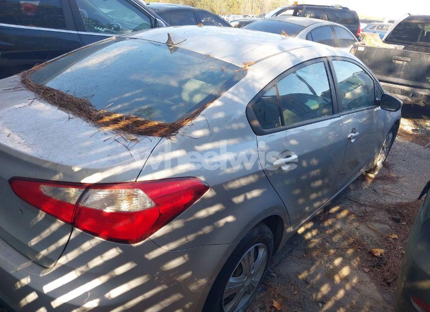 Photo 4 of 2015 Kia Forte LX (VIN KNAFK4A64F5379057)