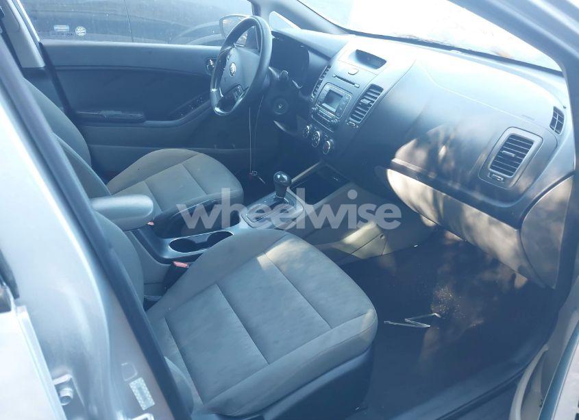 Photo 5 of 2015 Kia Forte LX (VIN KNAFK4A64F5379057)