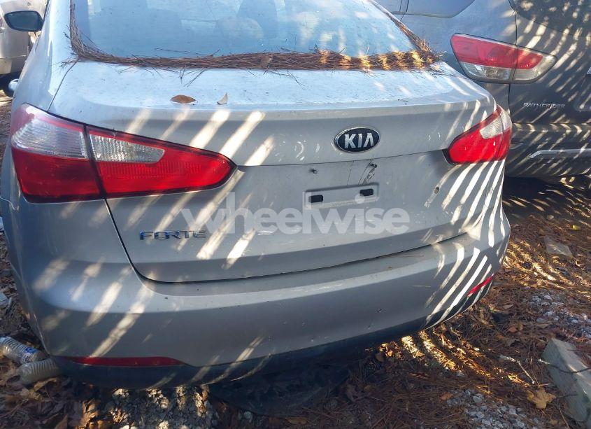 Photo 6 of 2015 Kia Forte LX (VIN KNAFK4A64F5379057)