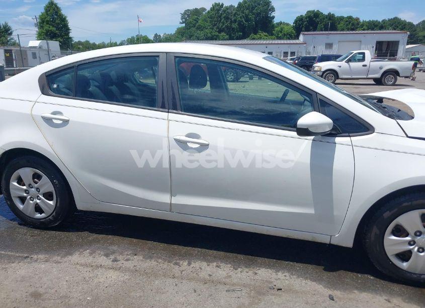 Photo 13 of 2016 Kia Forte LX (VIN KNAFK4A64G5603669)