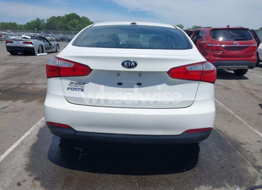 Photo 16 of 2016 Kia Forte LX (VIN KNAFK4A64G5603669)