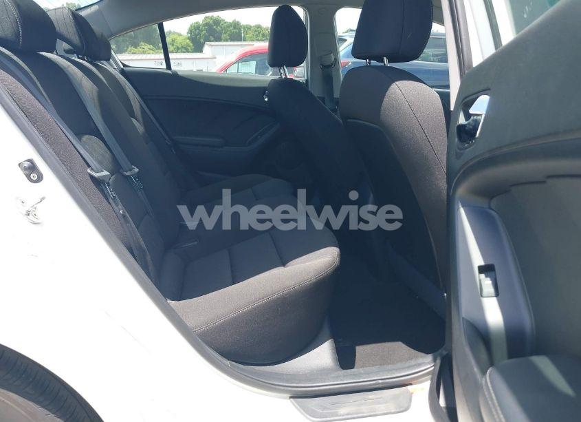 Photo 8 of 2016 Kia Forte LX (VIN KNAFK4A64G5603669)