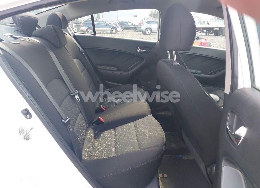 Photo 8 of 2016 Kia Forte LX (VIN KNAFK4A64G5619676)