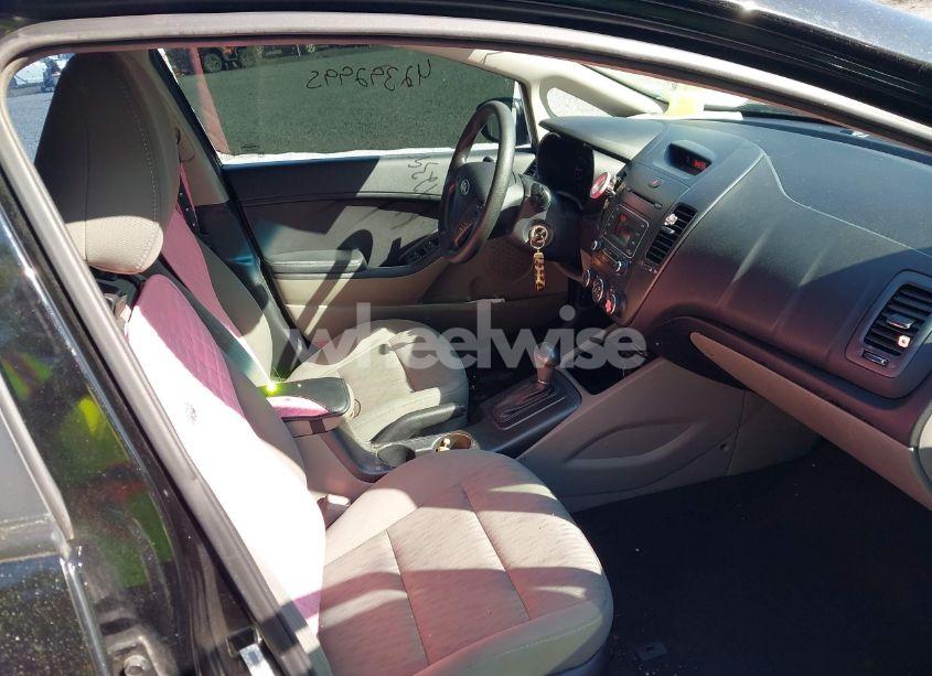 Photo 5 of 2015 Kia Forte LX (VIN KNAFK4A65F5338985)