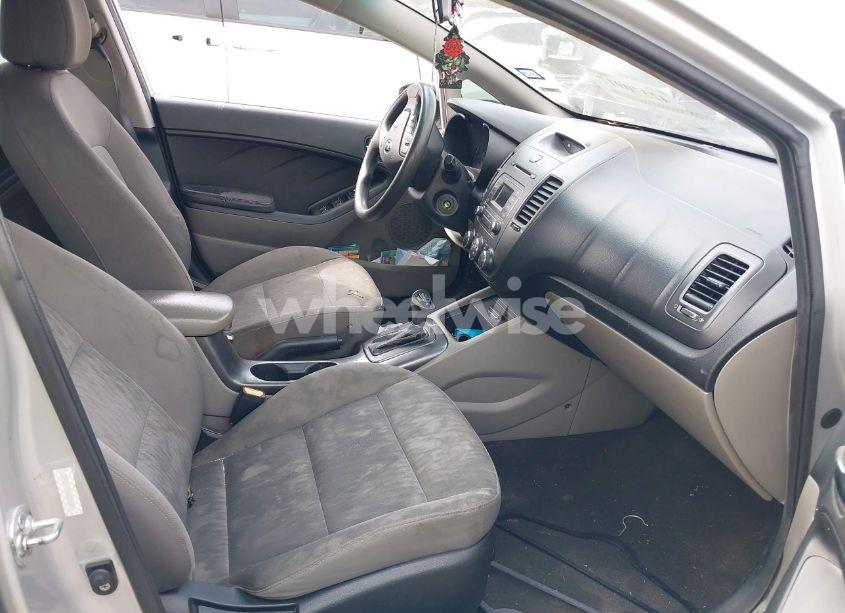 Photo 5 of 2015 Kia Forte LX (VIN KNAFK4A65F5391542)