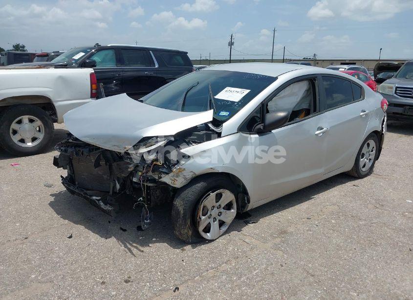 Photo 2 of 2015 Kia Forte LX (VIN KNAFK4A66F5293152)