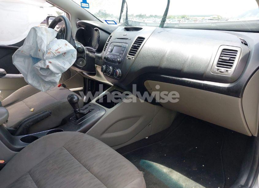 Photo 5 of 2015 Kia Forte LX (VIN KNAFK4A66F5293152)