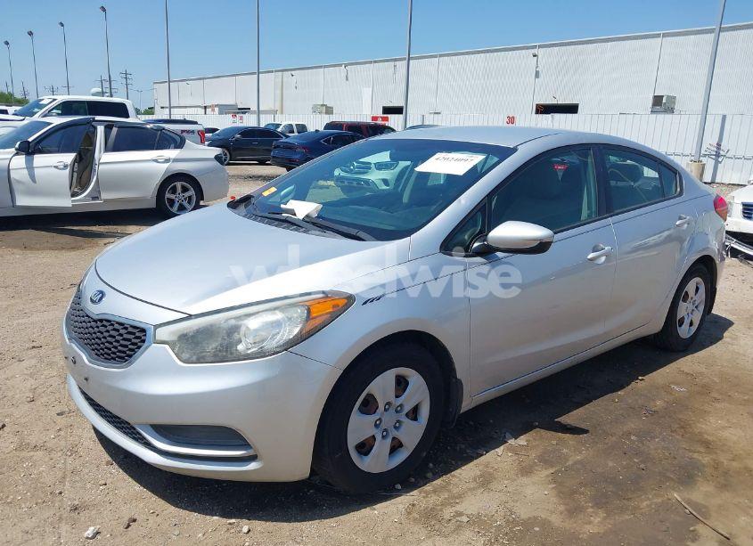Photo 2 of 2015 Kia Forte LX (VIN KNAFK4A66F5340342)