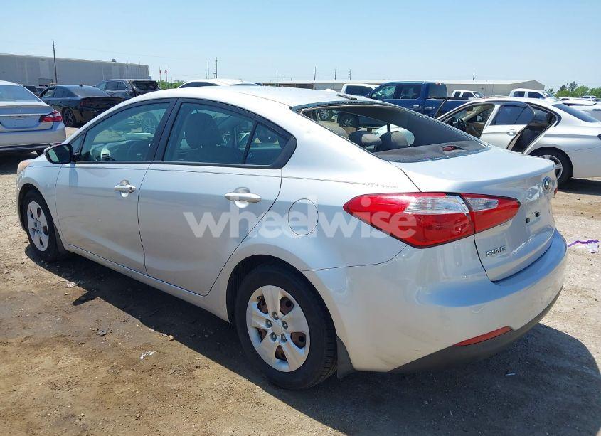 Photo 3 of 2015 Kia Forte LX (VIN KNAFK4A66F5340342)