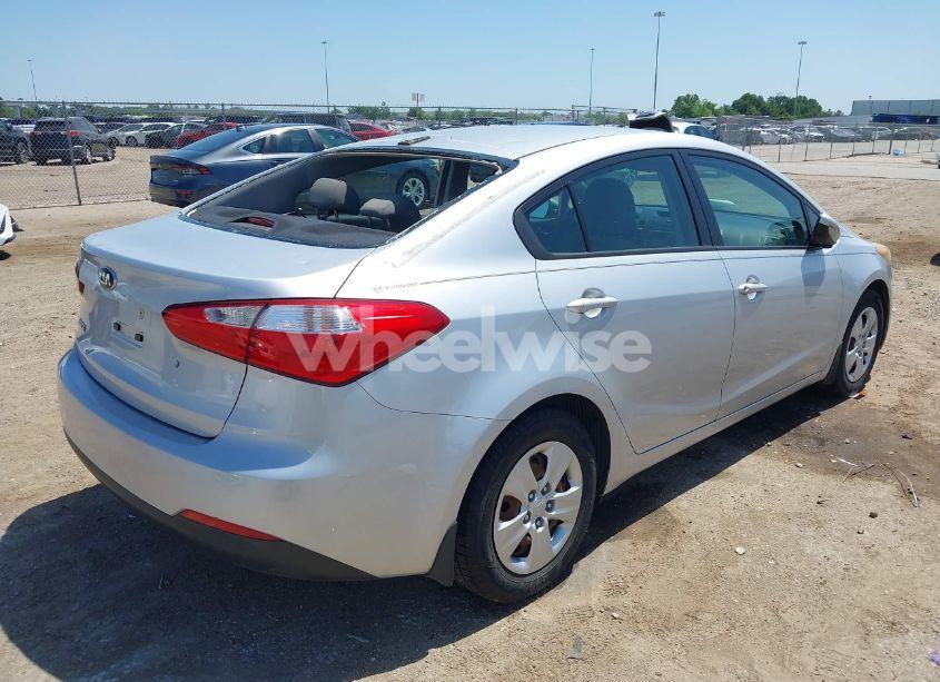 Photo 4 of 2015 Kia Forte LX (VIN KNAFK4A66F5340342)