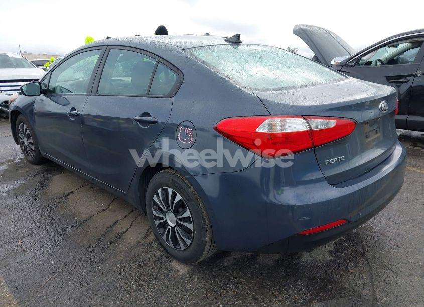 Photo 3 of 2016 Kia Forte LX (VIN KNAFK4A66G5564020)