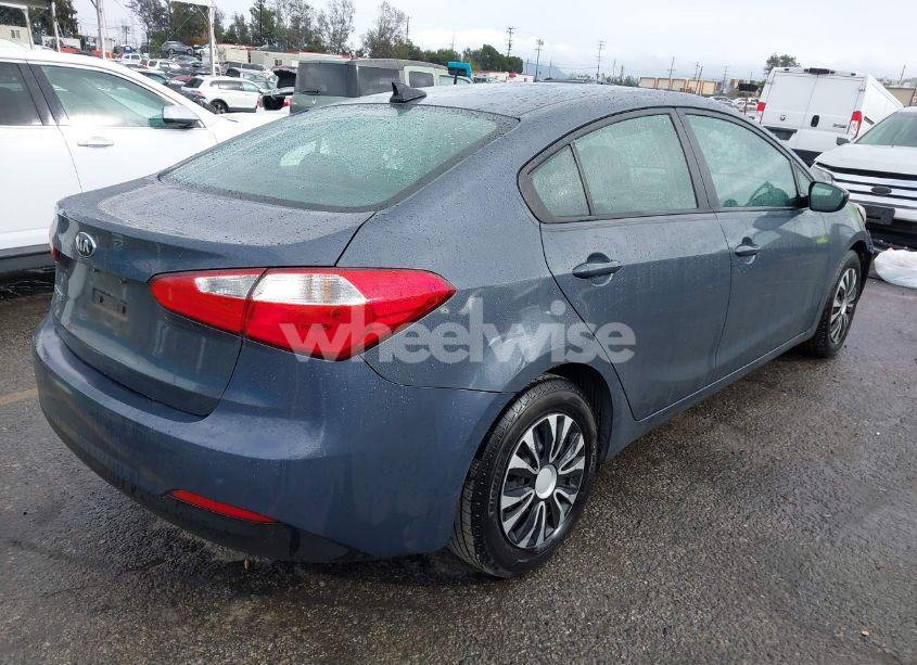 Photo 4 of 2016 Kia Forte LX (VIN KNAFK4A66G5564020)