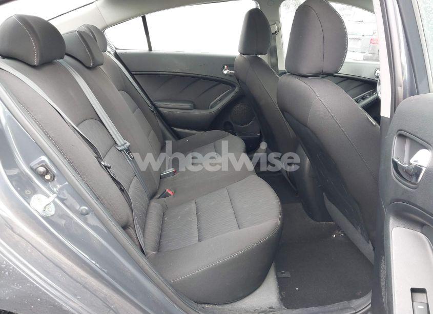 Photo 8 of 2016 Kia Forte LX (VIN KNAFK4A66G5564020)