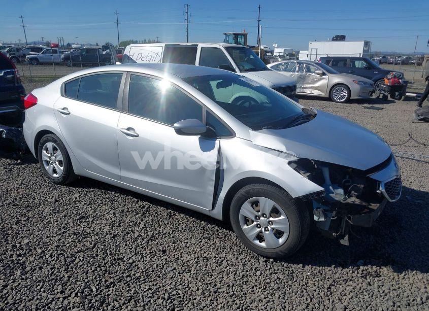2016 Kia Forte LX (VIN KNAFK4A66G5577026) main photo