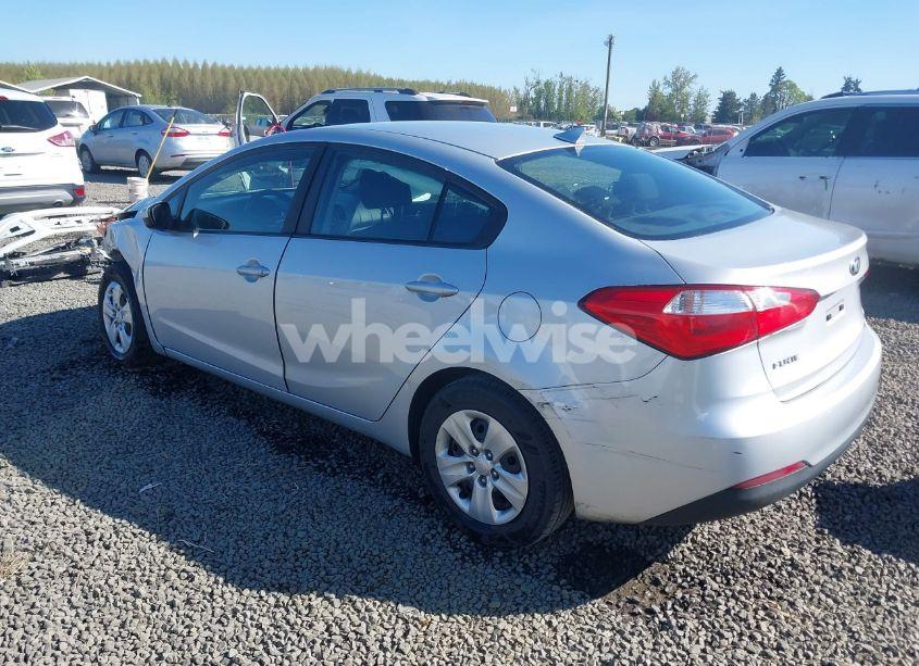Photo 3 of 2016 Kia Forte LX (VIN KNAFK4A66G5577026)