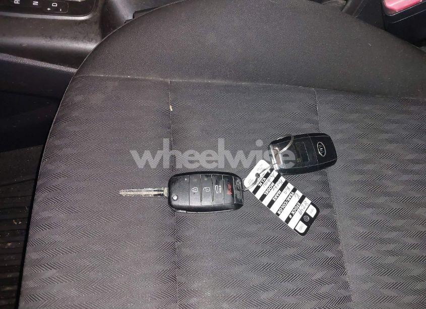 Photo 11 of 2016 Kia Forte LX (VIN KNAFK4A66G5612745)