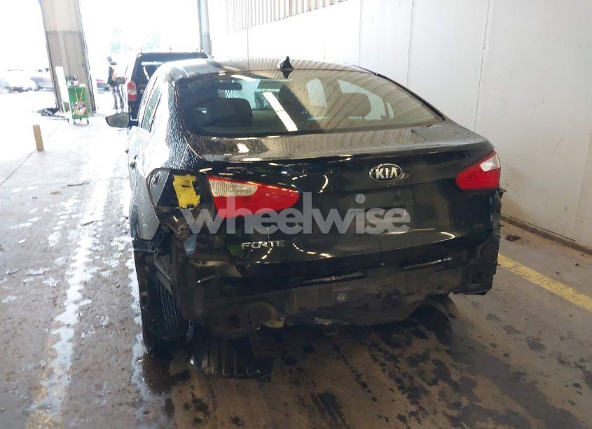 Photo 12 of 2016 Kia Forte LX (VIN KNAFK4A66G5612745)