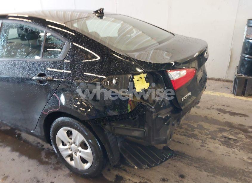 Photo 6 of 2016 Kia Forte LX (VIN KNAFK4A66G5612745)