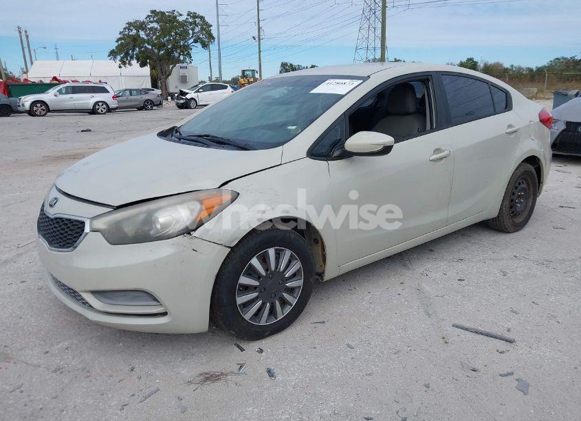 Photo 2 of 2014 Kia Forte LX (VIN KNAFK4A67E5193334)