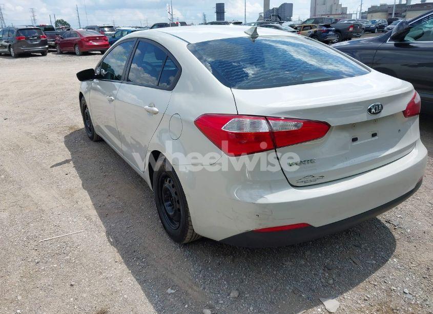 Photo 3 of 2015 Kia Forte LX (VIN KNAFK4A67F5412634)