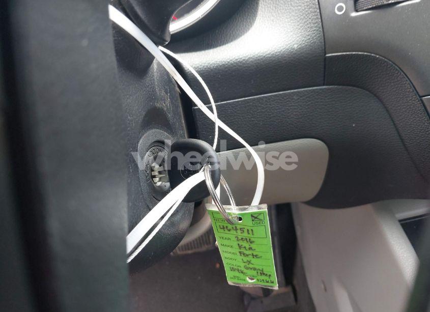 Photo 11 of 2016 Kia Forte LX (VIN KNAFK4A67G5464511)