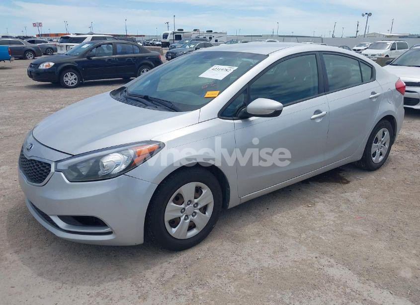 Photo 2 of 2016 Kia Forte LX (VIN KNAFK4A67G5464511)