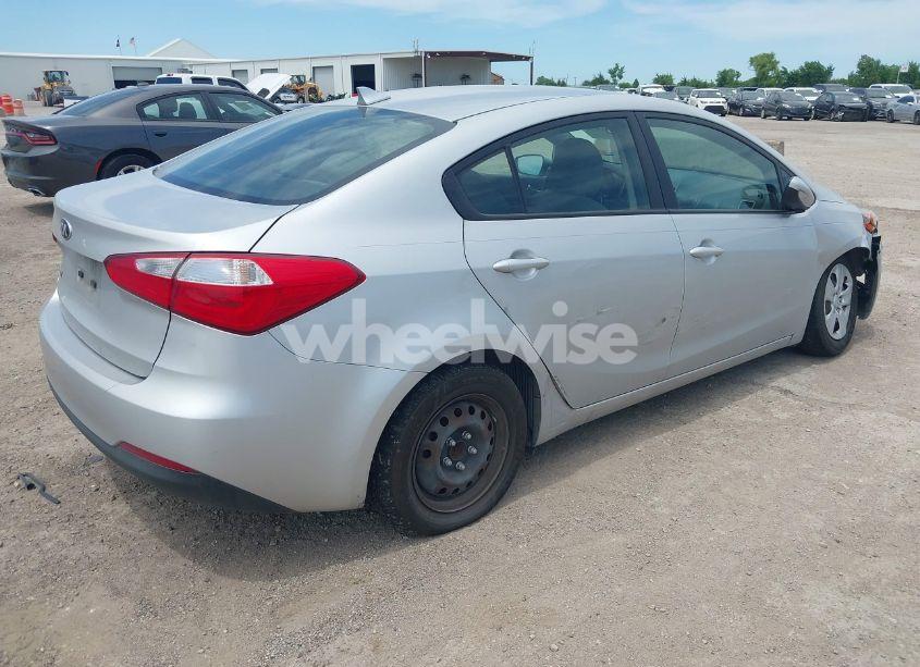 Photo 4 of 2016 Kia Forte LX (VIN KNAFK4A67G5464511)