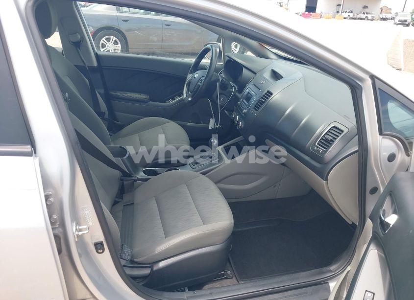 Photo 5 of 2016 Kia Forte LX (VIN KNAFK4A67G5464511)